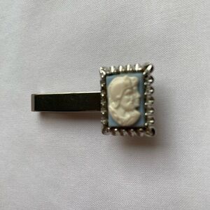 Vintage Double Silhouette Cameo Tie Clip
